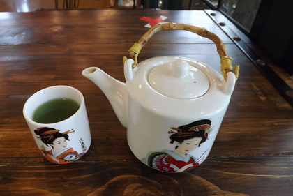 熱い緑茶